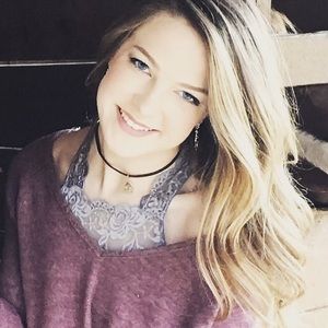 Meet your Posher, Caroline